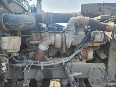 Caterpillar C15 Engine for a 2001 Peterbilt 379