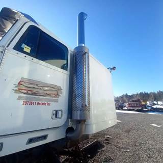Caterpillar C15 Exhaust Assembly for a 2005 Freightliner Classic 120