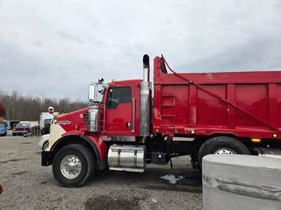 Caterpillar C15 Exhaust Assembly for a 2005 Kenworth T800