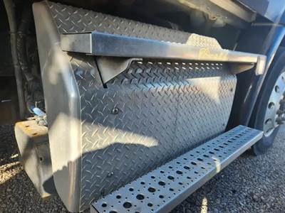 Freightliner Cascadia 113 Exhaust Assembly