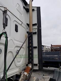 Detroit DD15 Exhaust Assembly for a 2017 Freightliner Cascadia 125