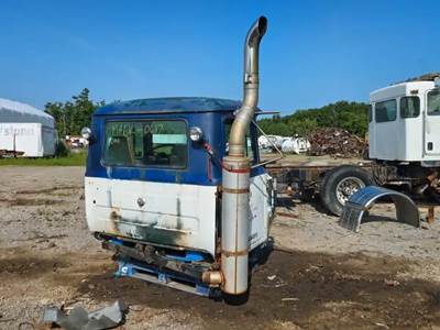 Mack E7 Exhaust Assembly for a 2000 Mack RB688S