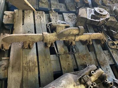 Mercedes-Benz OM460LA Exhaust Manifold for a 2007 Freightliner COLUMBIA 120