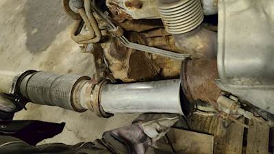 Freightliner Cascadia 125 Exhaust Pipe