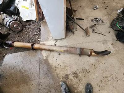 Freightliner Cascadia 126 Exhaust Pipe