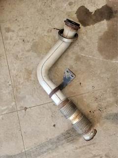 Freightliner Cascadia 126 Exhaust Pipe