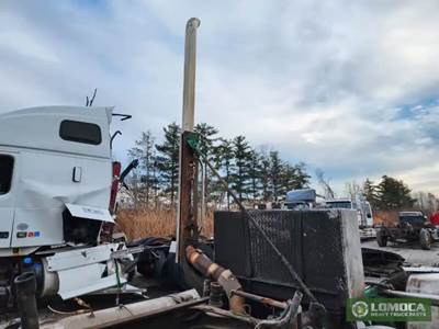 Freightliner Cascadia Exhaust Pipe for a 2013 Freightliner Cascadia 125