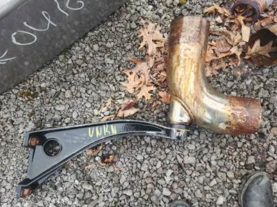 Freightliner Century Class 120 Exhaust Pipe for a 2007 Freightliner CST120