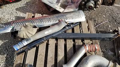 Mack Granite GU813 Exhaust Pipe for a 2009 Mack GU813