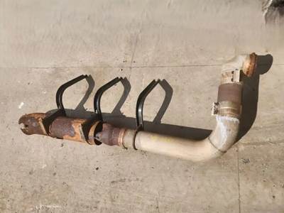 Volvo VNL Exhaust Pipe