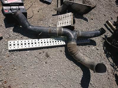 Freightliner FLD120 Classic Exterior Truck Part for a 2004 Freightliner Classic 120