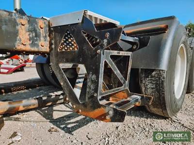 Kenworth T600 Exterior Truck Part for a 2009 Kenworth T660