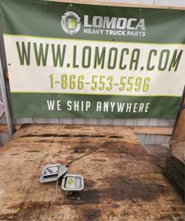 Used 2004 Kenworth T800 Door Latch with Key Cylinder/Handle, Part # MBN09594