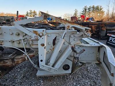Mack MRU613 Exterior Truck Part