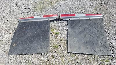 Peterbilt 379 Exterior Truck Part for a 2005 Peterbilt 379 UNIBILT