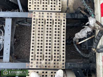 Volvo VNL Exterior Truck Part