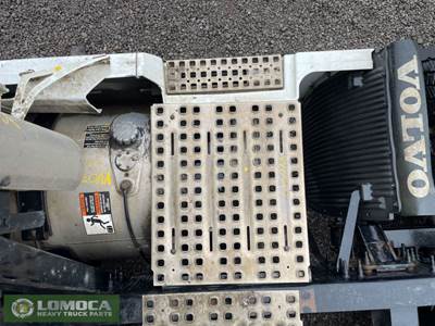 Volvo VNL Exterior Truck Part