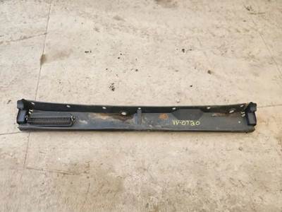 Volvo VNL Exterior Truck Part