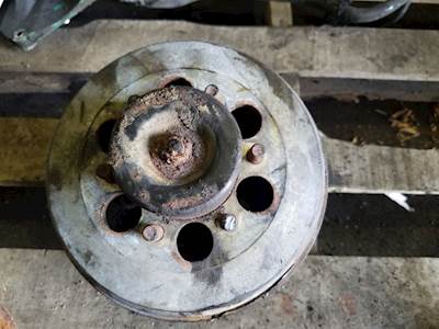 Volvo VED12 Fan Clutch for a 2012 Volvo VNL