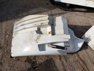 International 8000 Right Fender Extension for a 2009 International TranStar 8600