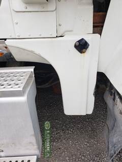 International 9900i Right Fender Extension