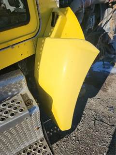 Kenworth T370 Right Fender Extension