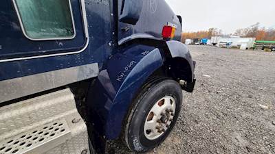 Kenworth T800 Right Fender Extension