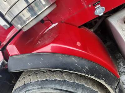 Kenworth T800 Left Fender Extension