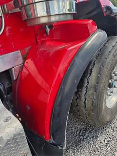 Kenworth T800 Right Fender Extension