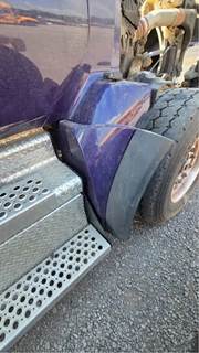 Kenworth T880 Right Fender Extension
