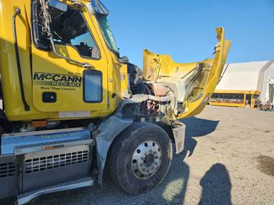 Mack Pinnacle CXU613 Fender Extension for a 2018 Mack CXU613
