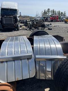 Peterbilt 387 Fender Extension