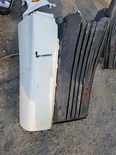 Freightliner Cascadia 125 Left Fender