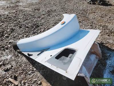 Freightliner Coronado 122 SD Left Fender for a 2014 Freightliner 122SD