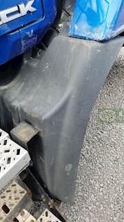 Mack Pinnacle CXU613 Fender for a 2014 Mack CXU613