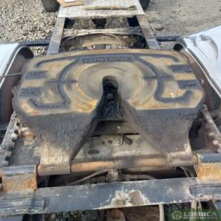 Fontaine Fifth Wheel for a 2013 Freightliner Cascadia 125