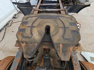 Fontaine SLTPL7000 Fifth Wheel for a 2010 Freightliner Cascadia 125