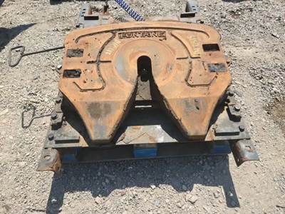 Fontaine SLTPL7000 Fifth Wheel for a 2015 International PROSTAR