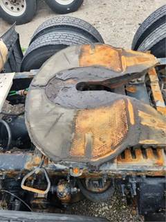 Holland FW35H724XL00 Fifth Wheel for a 2019 Freightliner Cascadia 126