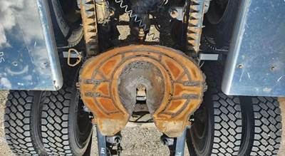 Holland FW35M836XL00 Fifth Wheel for a 2020 Peterbilt 389