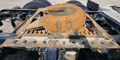 Holland Fifth Wheel for a 2016 Kenworth T680