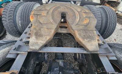 Holland Fifth Wheel for a 2020 Freightliner Cascadia 126