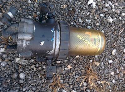 Cummins ISX Fuel / Water Separator for a 2005 Volvo VNL