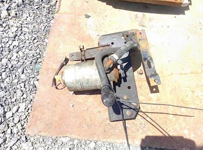 Isuzu 4HK1TC Fuel / Water Separator for a 2005 GMC 5500