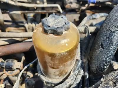 Cummins ISX15 Fuel / Water Separator for a 2016 Peterbilt 567