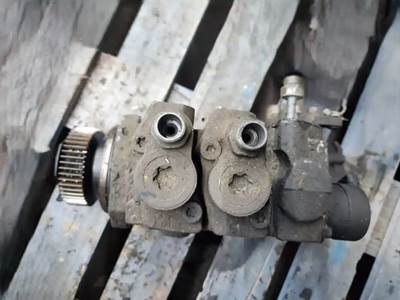 Detroit DD15 Fuel Gear Pump for a 2013 Freightliner Cascadia 125