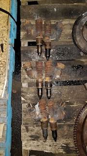 Caterpillar C15 Fuel Injector for a 2007 Kenworth T800