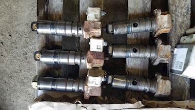 Mercedes-Benz OM460LA Fuel Injector for a 2005 Sterling LT9500