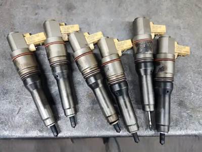 Paccar MX-13 Fuel Injector for a 2015 Peterbilt 389