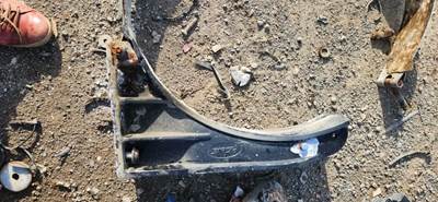 Kenworth T800 Left Fuel Tank Strap / Bracket